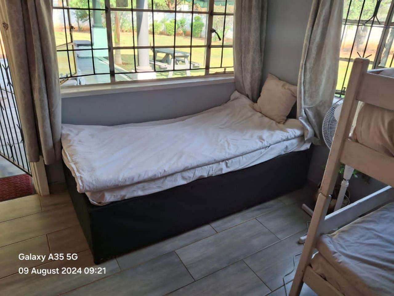 Choice Backpackers Lodge Bulawayo Exterior photo